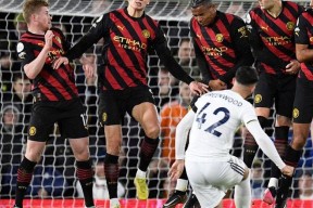 华体会体育-曼城险胜里昂，内马尔梅开二度德甲