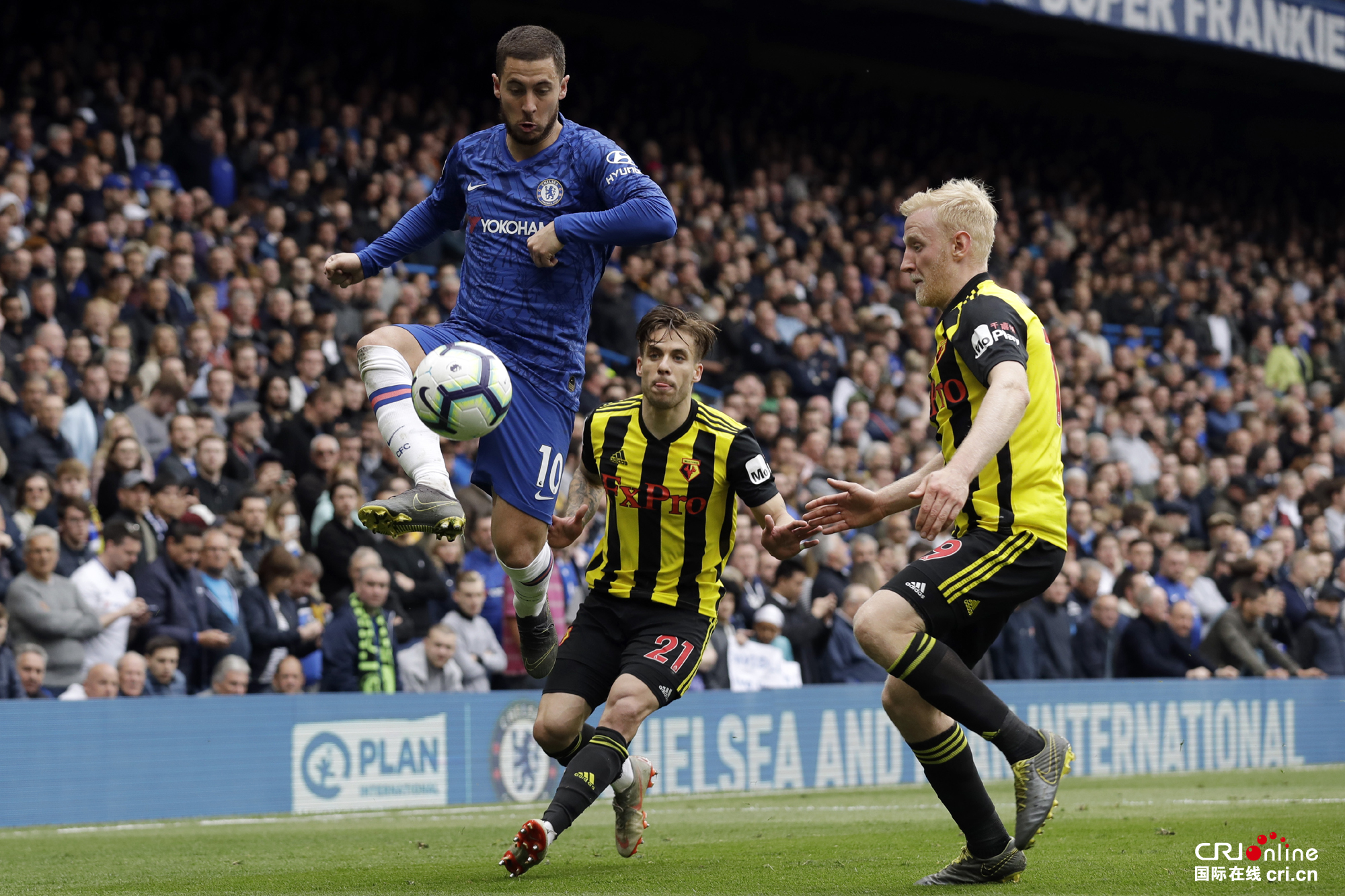 华体会登陆-里昂力克热刺，阿扎尔乌龙送礼英超  第1张