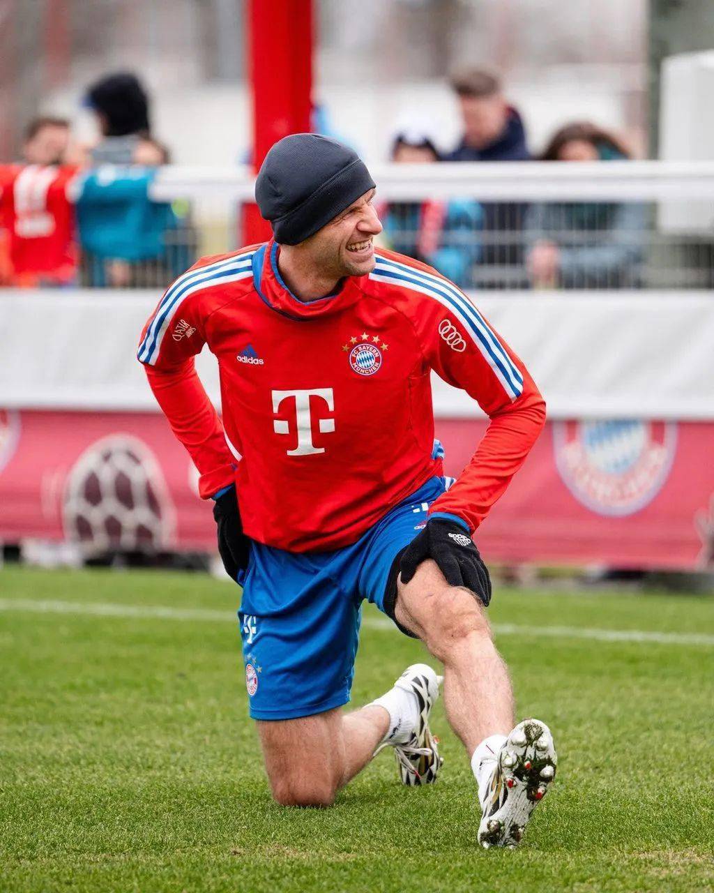 华体会官网-拜仁慕尼黑宣布前锋因伤暂停比赛  第1张