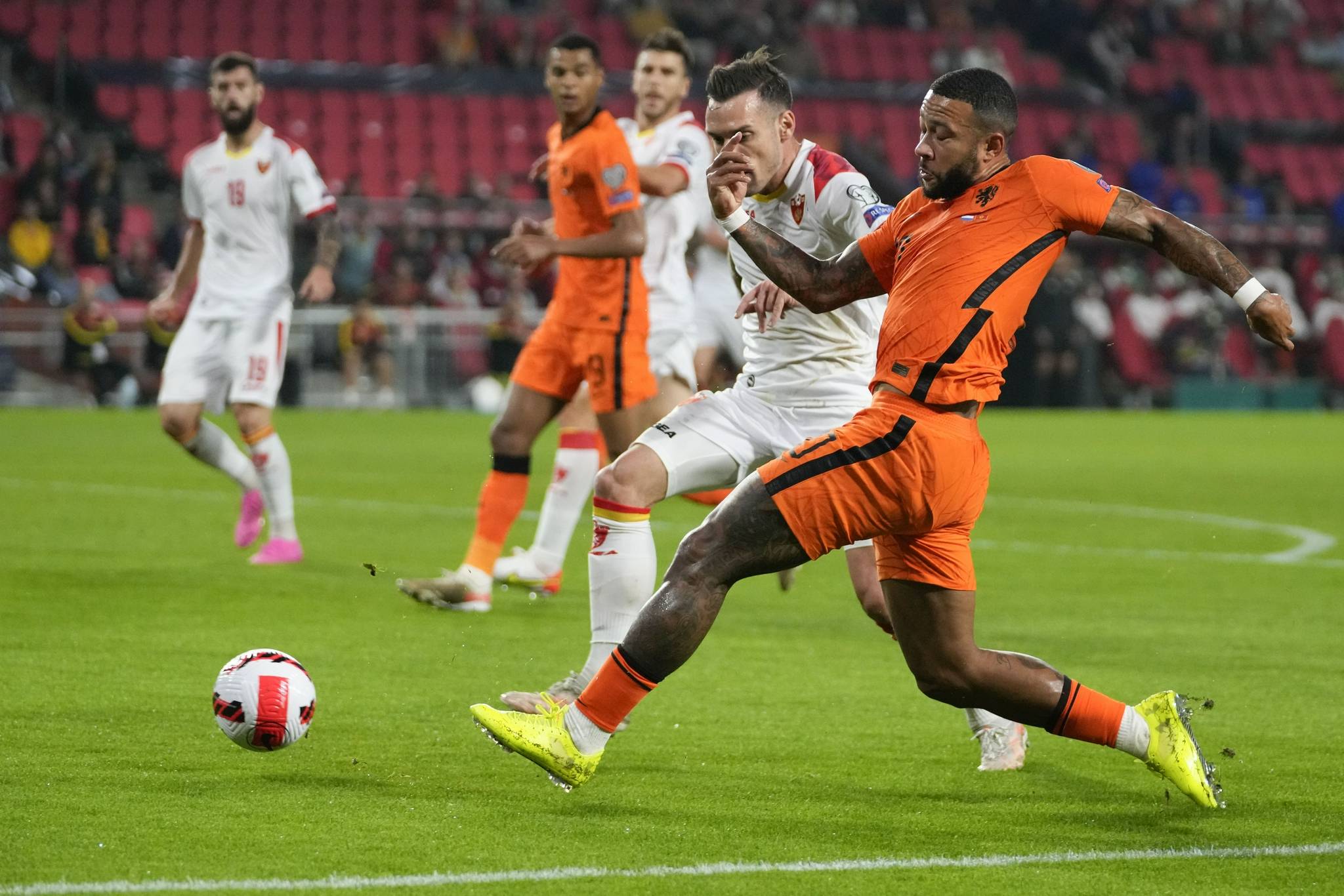 华体会hth-荷兰队在激战中取得胜利，晋级欧锦赛  第2张