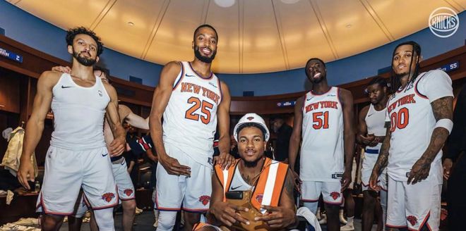 华体会登录-尼克斯翻盘灰熊，米切尔扛起全队  第1张